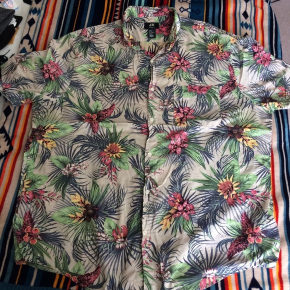 Floral button up - Picture 2 of 4